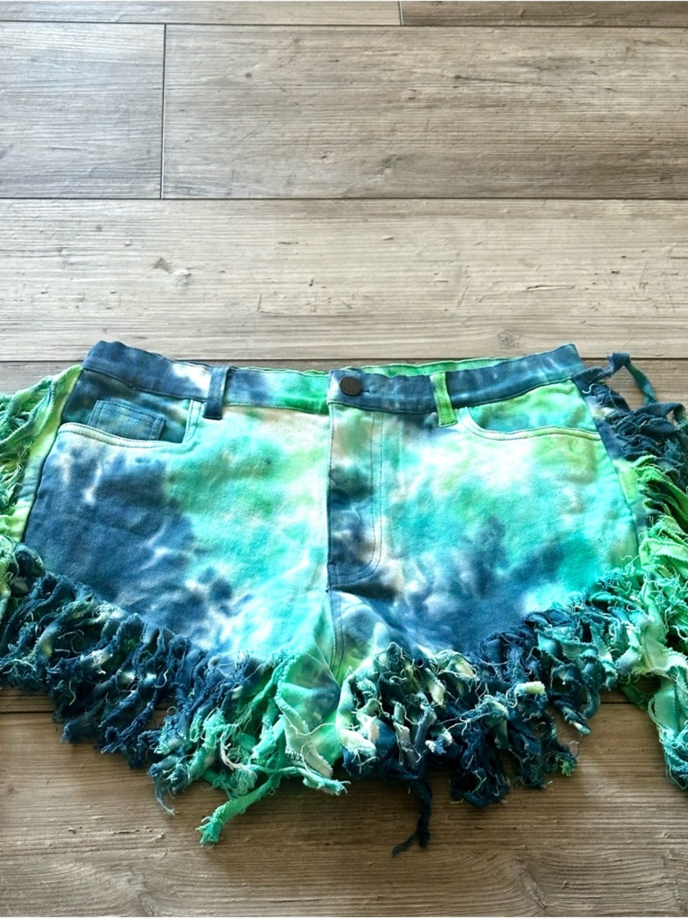 Daisy Tie-Dye Fringe Women’s Shorts - Green/Blue Size L NWOT